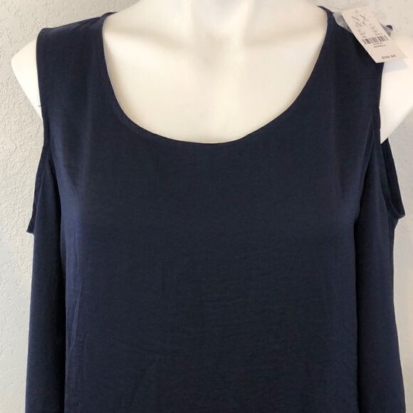 NY & Co cold shoulder blouse - Picture 2 of 6